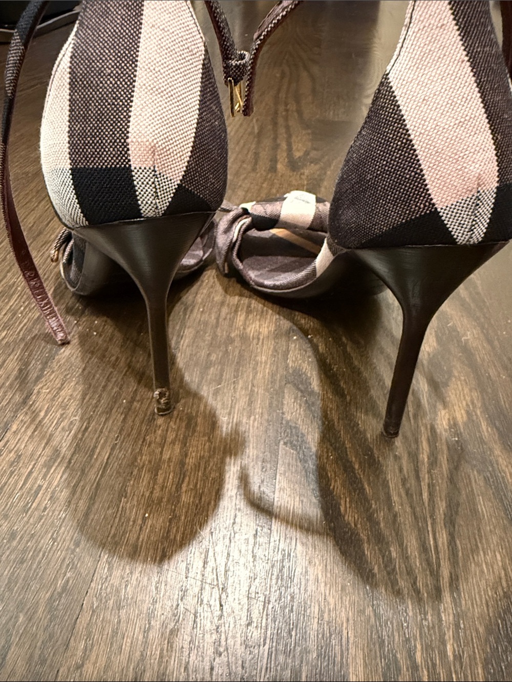 Burberry Pink and Brown Plaid Bow Heeled Sandals - Picture 5 of 5